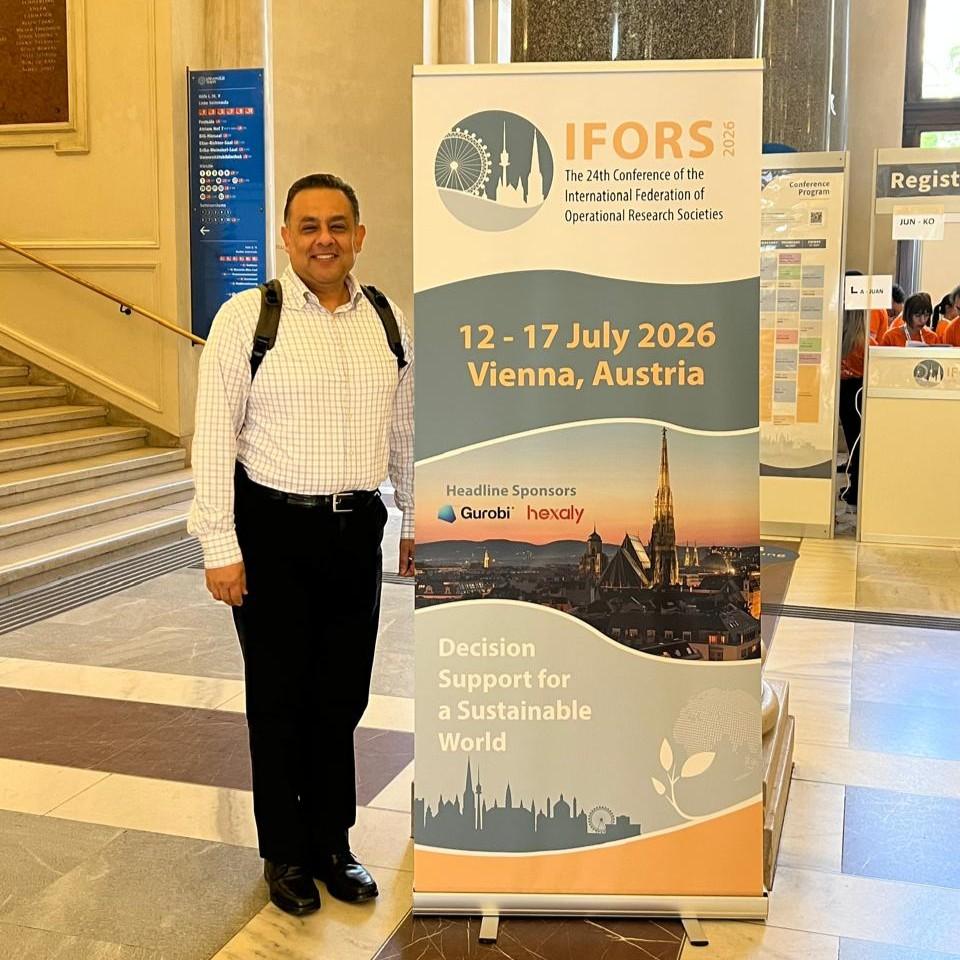 Profesor Investigador asociado presenta investigación en IFORS 2026